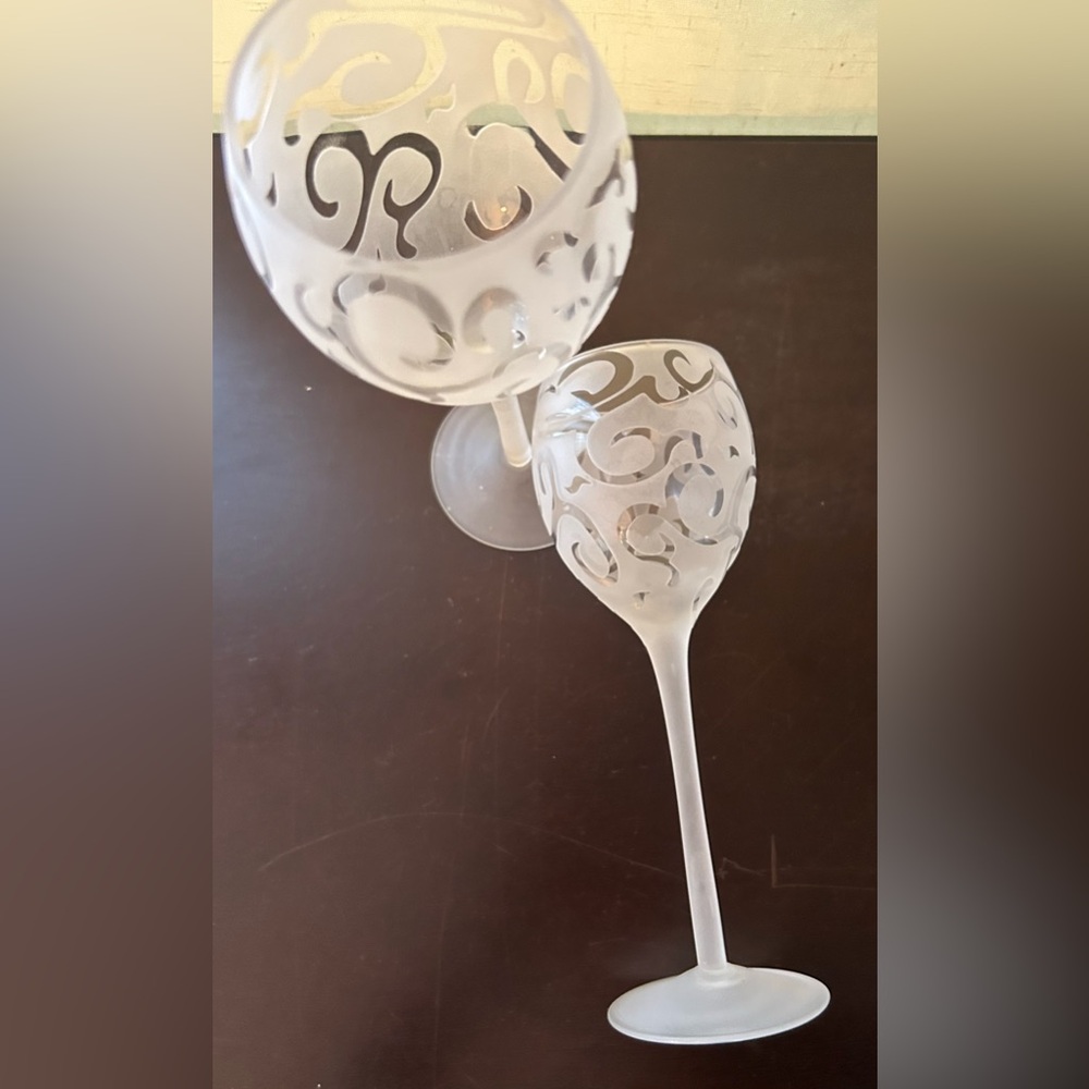 2 gorgeous, Elements, etched, frosted wine glasses. 8.5” 8.5oz